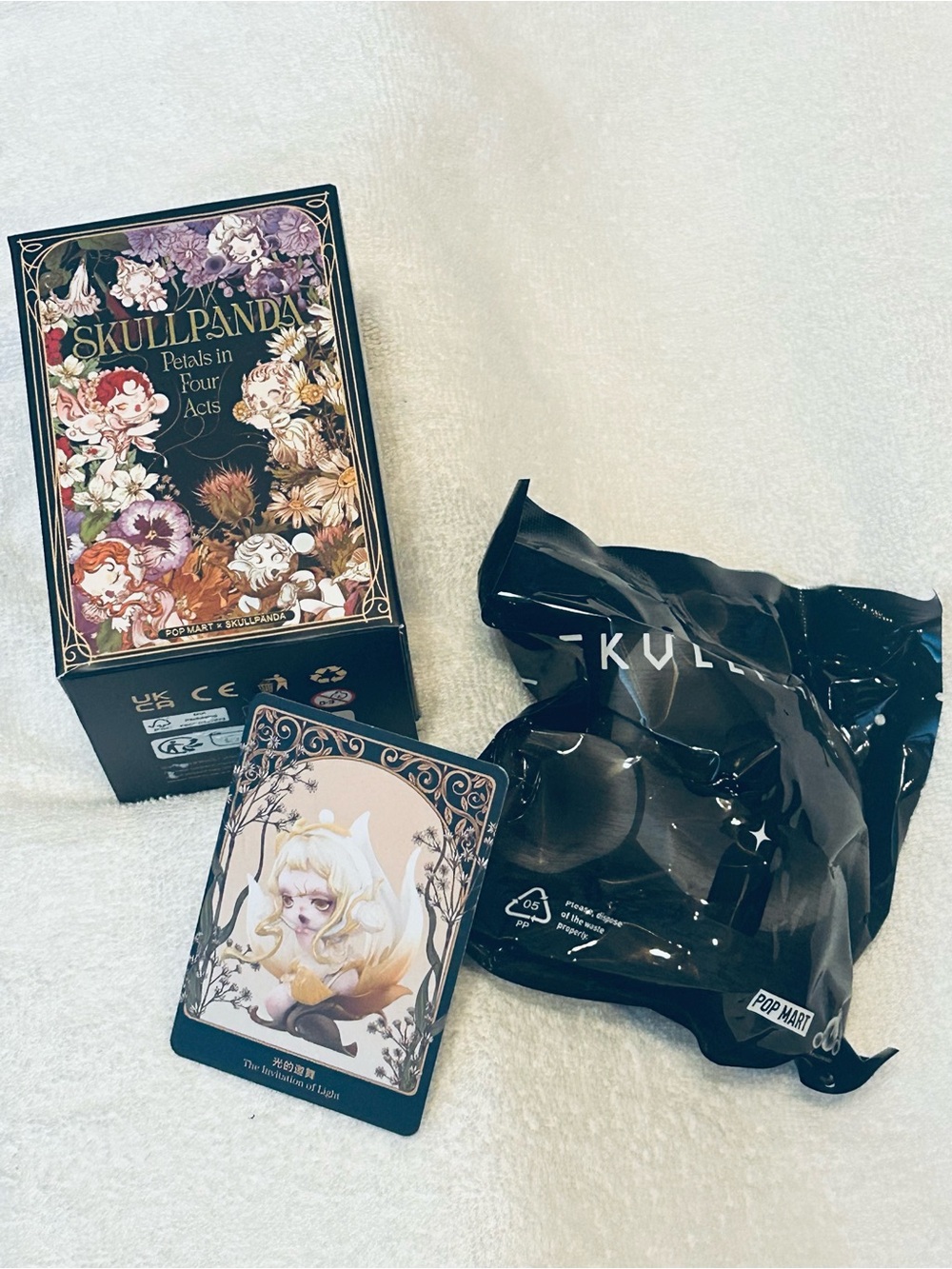 Pop Mart Skullpanda Petals in Four Acts series. The Invitation Of Light